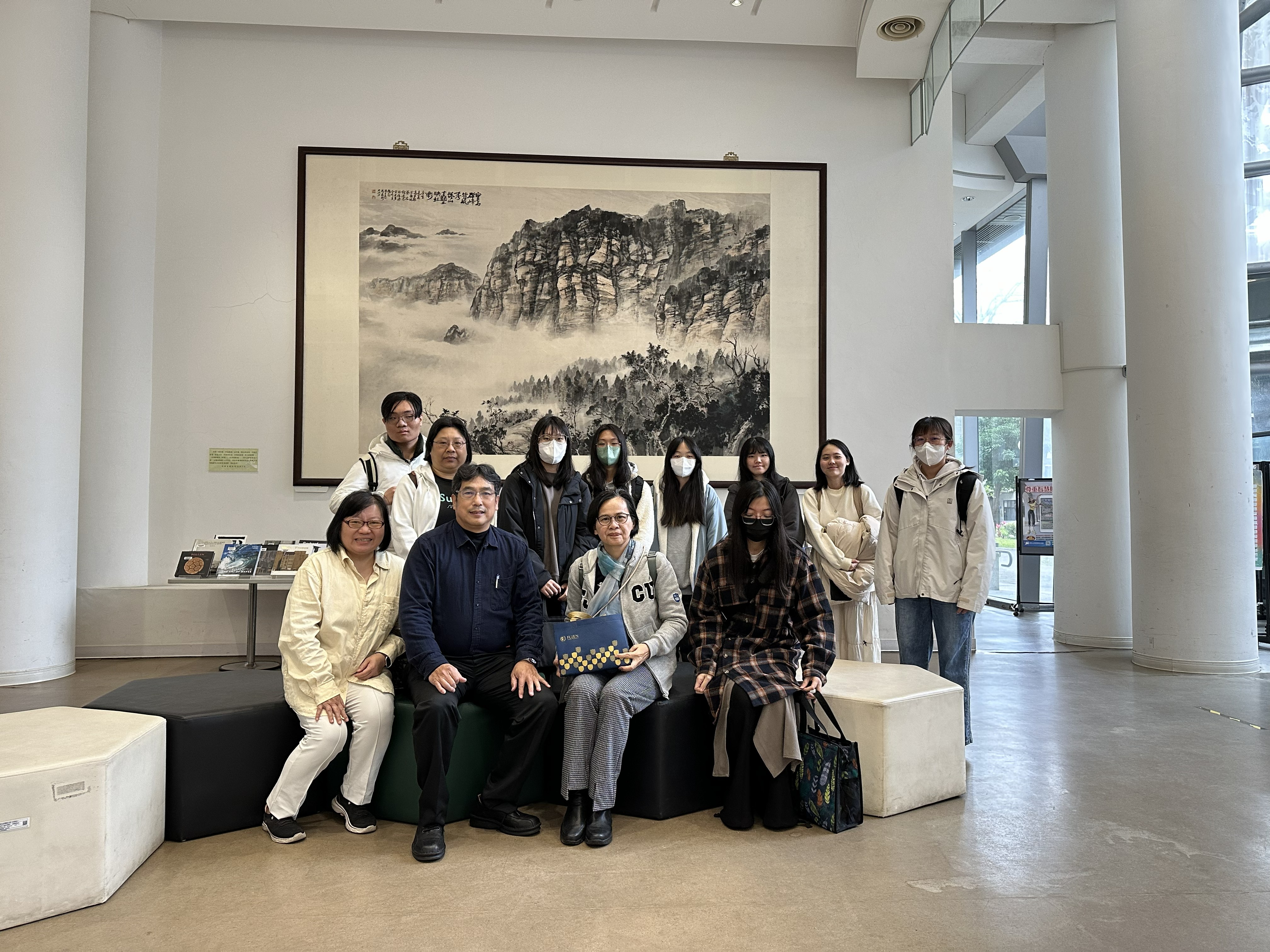 115年度輔大圖資系曾品方教授師生參訪 2026/01/12